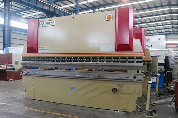 ZDP-10040.jpg ZDP-10040.jpg